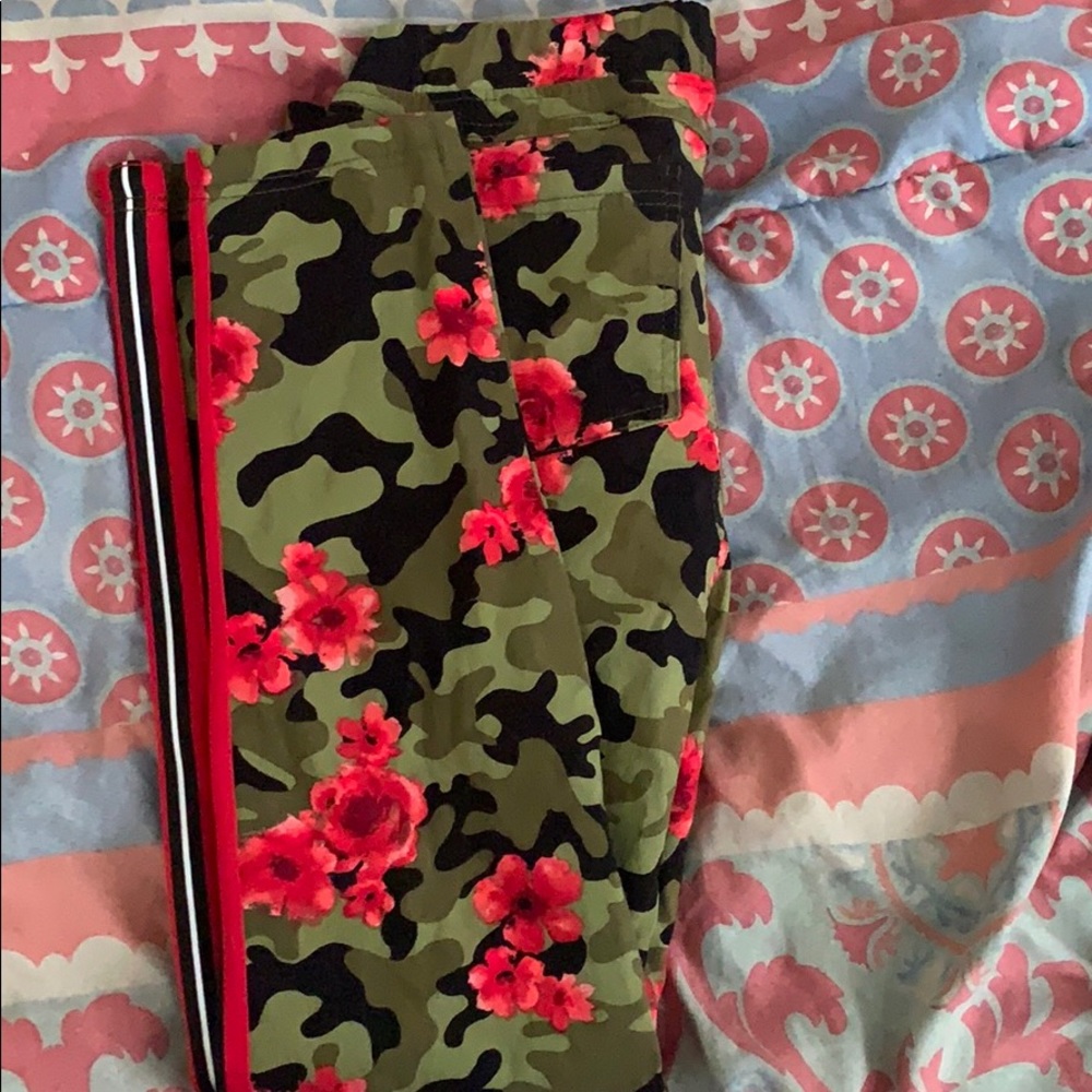 Long pants - Picture 2 of 3
